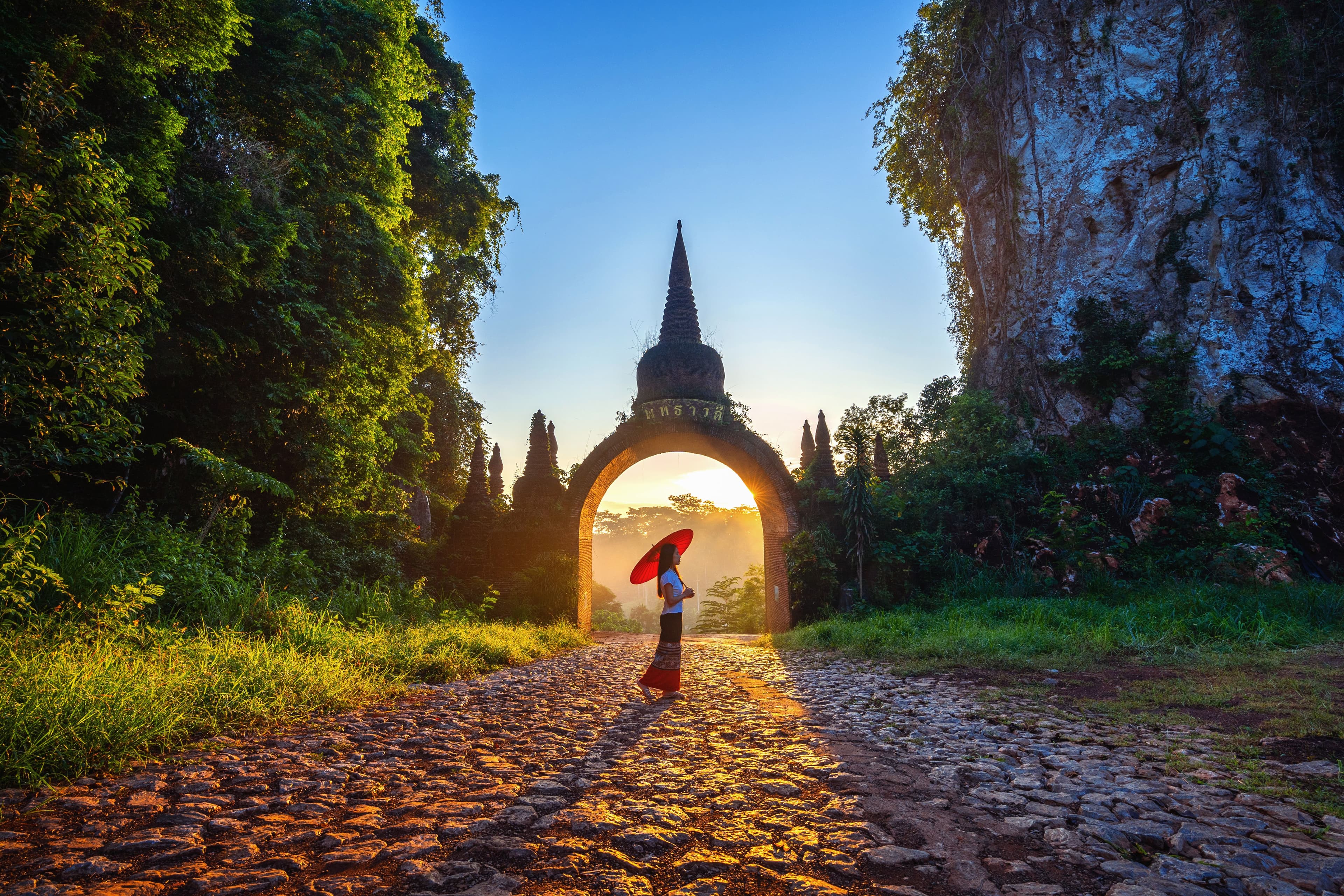 Chiang Mai Solo Female Travel Guide: Safety, Where to Stay & Budget (2026)